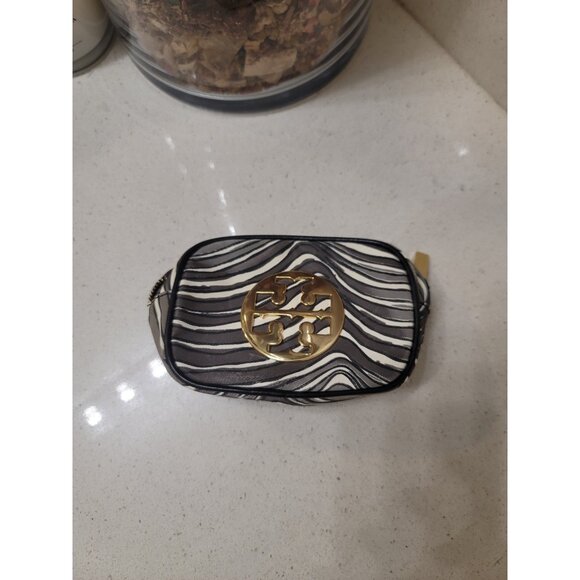 TORY BURCH Cosmetic Toiletry Bag Case Patent Small Pouch Zip Round Logo - Picture 1 of 6